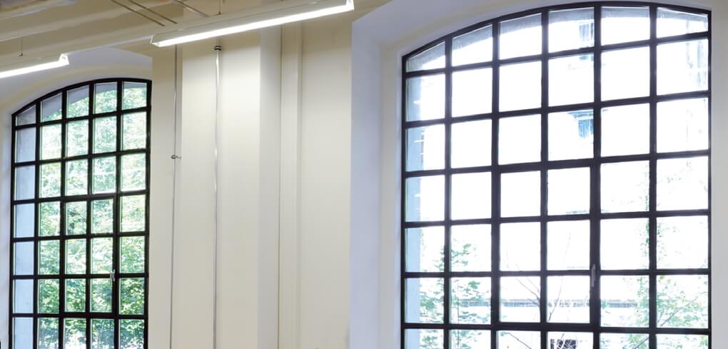 Horizontal Pivot Windows